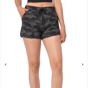 Kyodan WALK WITH ME Camo Running Workout Shorts Sz Medium Drawstring Stretch